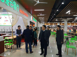 黨委委員、分管副校長吳登明陪同...