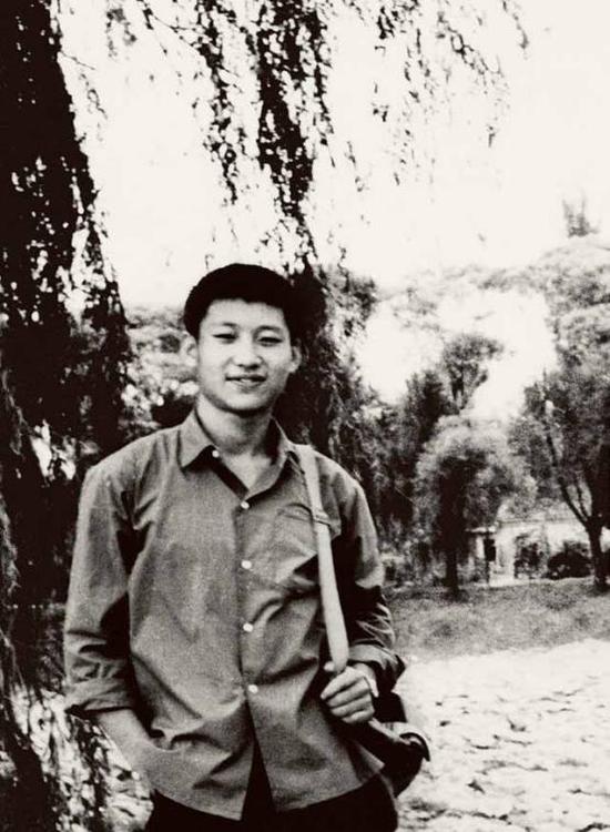 1972年，插隊回京探親時的習近平。來源：新華社